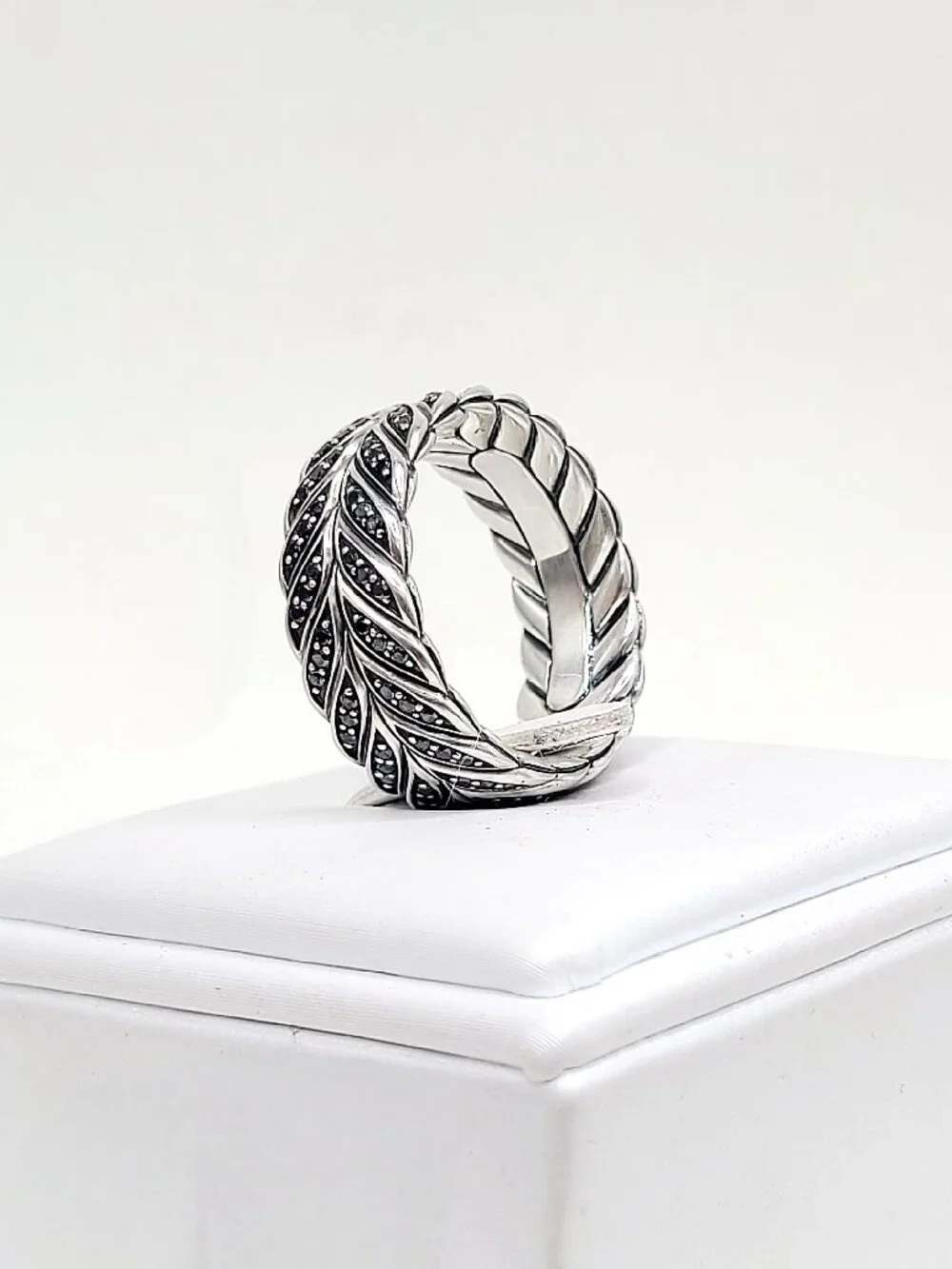 David Yurman Chevron Pavé Band Ring w/ Pavé Black Diamonds - 9mm - Size 10
